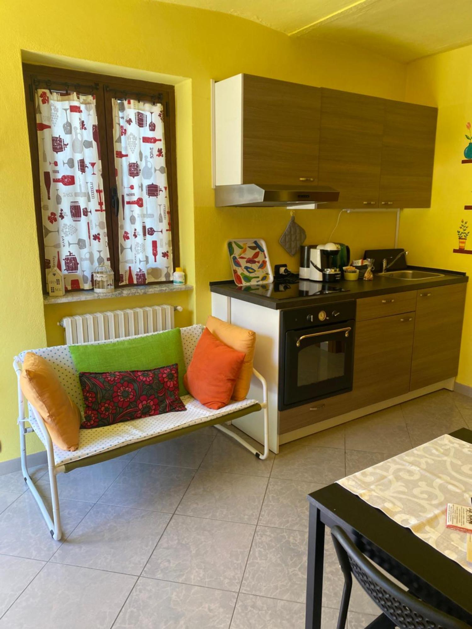 Casa In Langa Apartment Алба Екстериор снимка