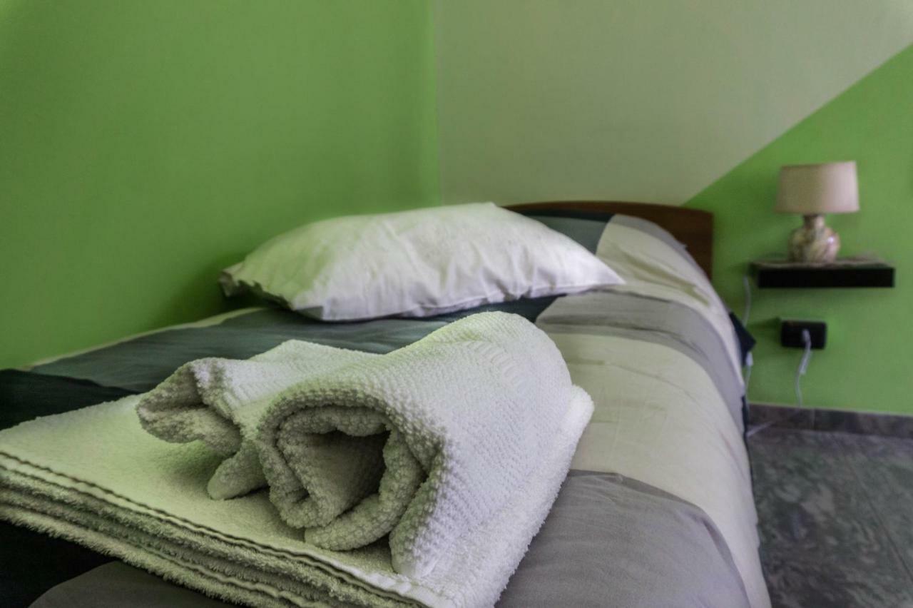 Casa In Langa Apartment Алба Екстериор снимка